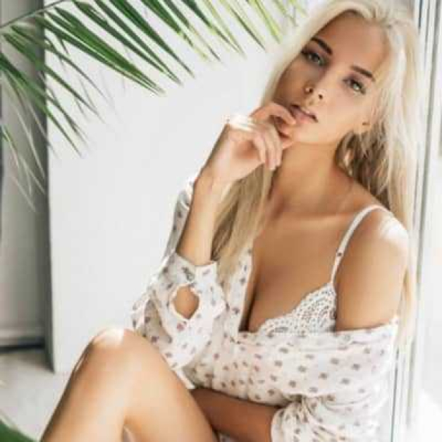 Switch Your Final Evening's Moist Goals into Truth with Interesting Baddi Call Girl